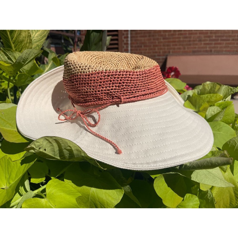 NWT Helen Kaminski Tan and Salmon Woven Hat with White Brim